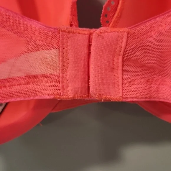 Victoria's Secret Pink Bra with Molded Cups and Smooth Finish - Picture 6 of 8